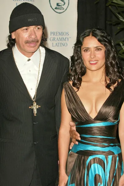 Carlos Santana y Salma Hayek — Foto de Stock