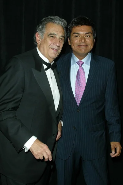 Placido domingo och george lopez — Stockfoto