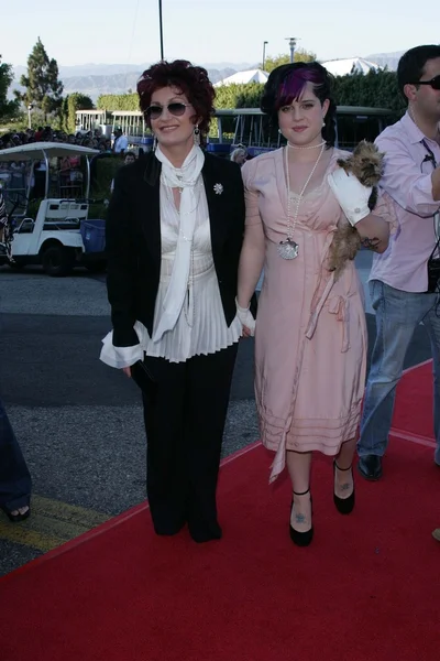 Sharon och kelly osbourne — Stockfoto