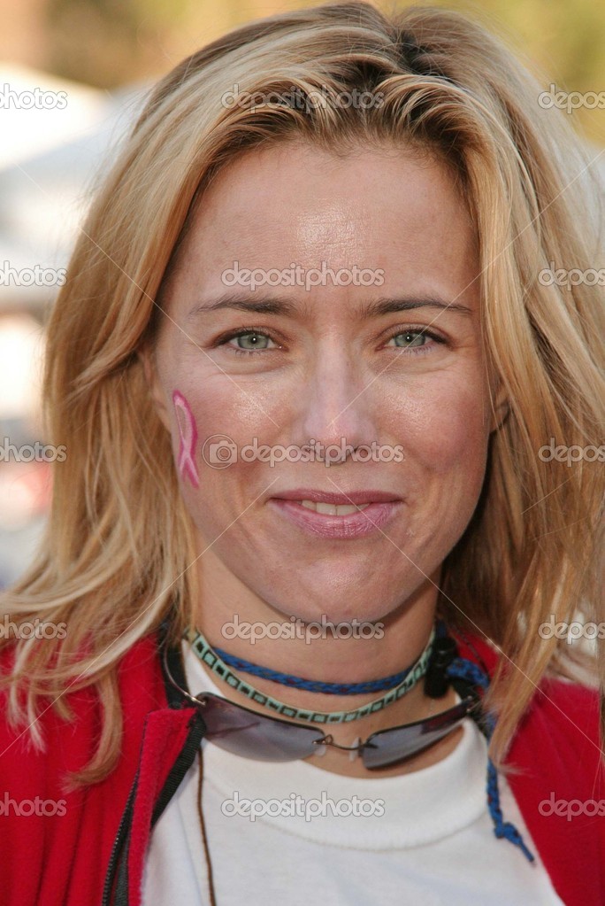 Tea Leoni Wedding Dresses