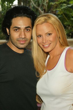 Cindy margolis ve tasarımcı anand jon