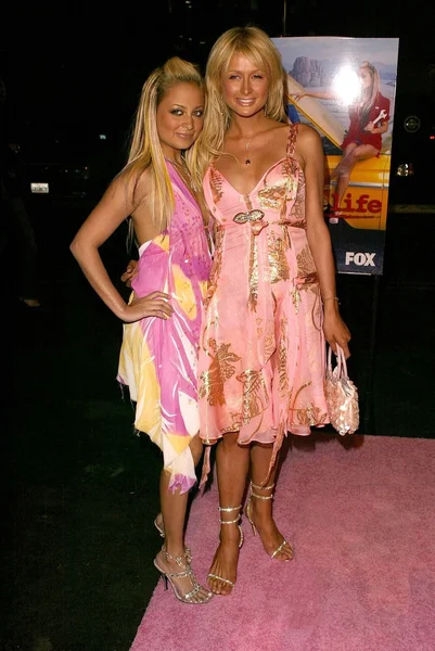 Nicole Richie and Paris Hilton — Stock Photo, Image