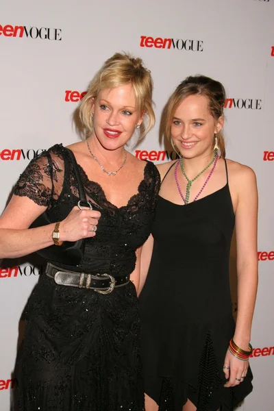 Melanie Griffith and daughter Dakota Johnson — Stock Photo, Image