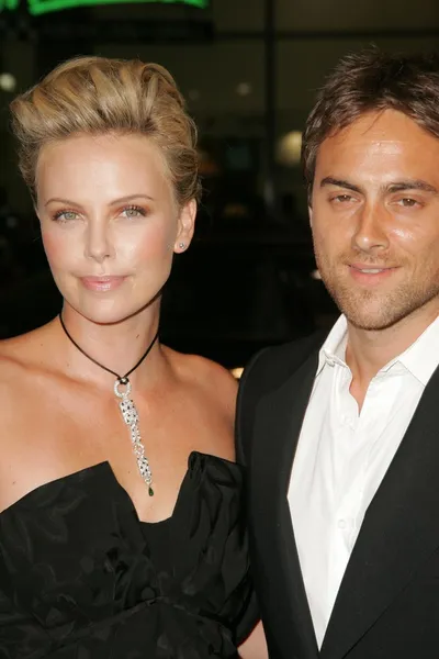 Charlize Theron e Stuart Townsend — Fotografia de Stock