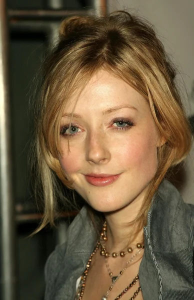 Jennifer Finnigan — Photo