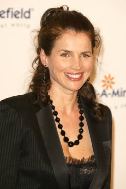 Julia Ormond