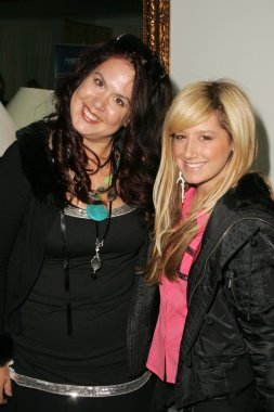 fileena bahris ve ashley tisdale