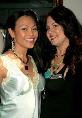 Cassandra hepburn ve fileena bahris