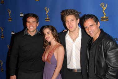 Tyler christopher ve kelly monaco ile scott clifton ve maurice benard