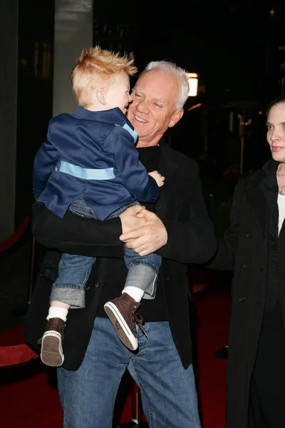 Malcolm McDowell e família — Fotografia de Stock