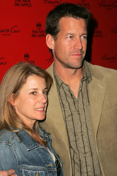 James Denton y su esposa Erin — Foto de Stock
