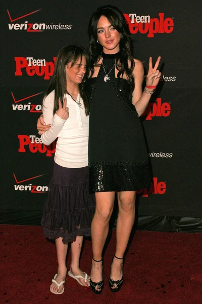 Lindsay Lohan and sister Aliana — Stock Photo, Image