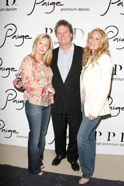 Kathy Hilton with Rick Hilton and Paige Adams-Geller — Φωτογραφία Αρχείου