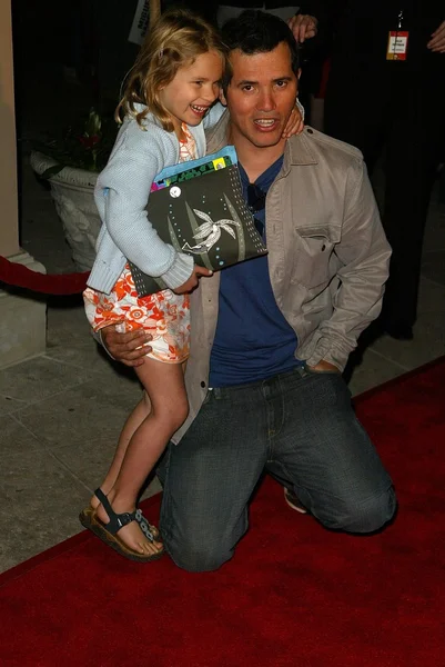 John Leguizamo and daughter Allegra — Stock Photo, Image