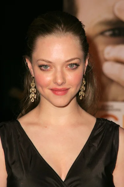 Amanda Seyfried at the Los Angeles Premire of the HBO Original Series Big Love. Graumans Chinese Theater, Hollywood, CA. 02-23-06 — Stock Photo, Image