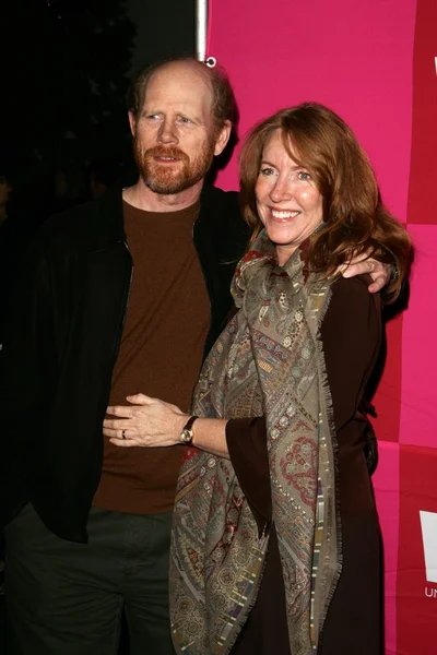 Ron Howard and Cheryl Howard at the opening night of Eve Enslers The Good Body to Benefit VDAY. Wadsworth Theatre, Brentwood, CA. 02-01-06 — Stock Photo, Image