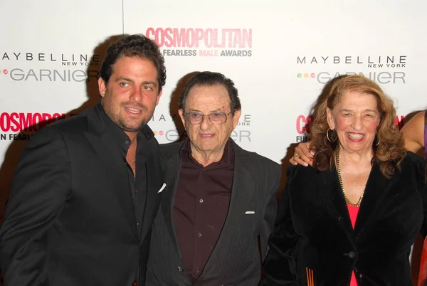 Brett Ratner and family at the Cosmopolitan Fun Fearless Male Awards. Day After, Hollywood, CA 02-13-06 — Stock Photo, Image