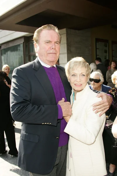 Robert Wagner y Jane Powell en la ceremonia en honor a Robert Osborne con una estrella en el Paseo de la Fama de Hollywood. Hollywood Boulevard, Hollywood, CA. 02-01-06 —  Fotos de Stock