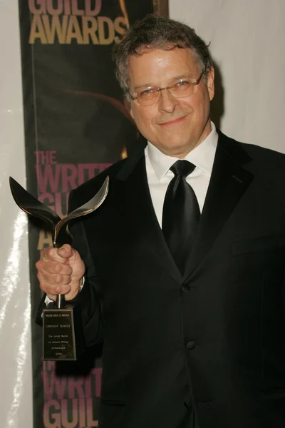 Lawrence kasdan w sali prasowej w 2006 r. writers guild awards. Hollywood palladium, hollywood, ca. 02-04-06 — Zdjęcie stockowe