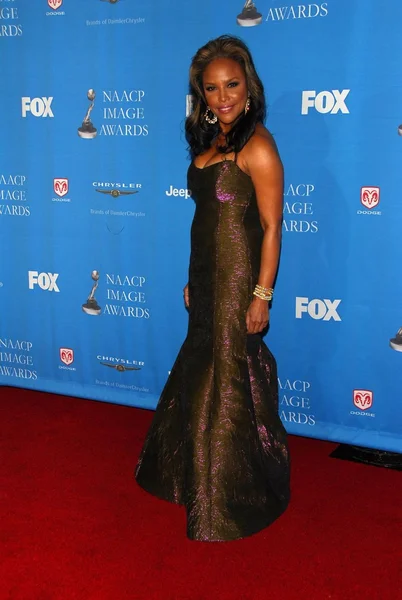 Lynn Whitfield di NAACP Image Awards ke-37. Shrine Auditorium, Los Angeles, CA. 02-25-06 — Stok Foto