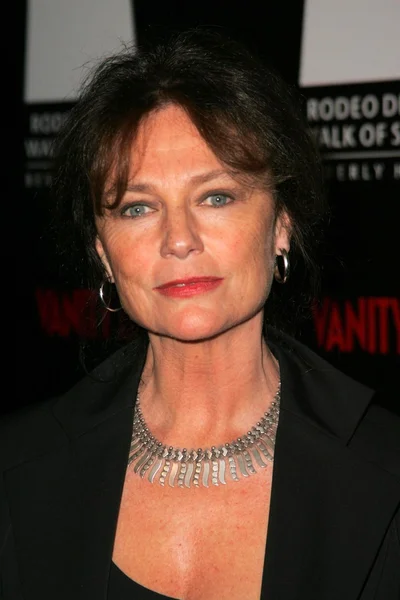 Jacqueline bisset na rodeo Pędzą spacer styl nagród. zabytkowy beverly hills post office, beverly hills, ca. 02-28-06 — Zdjęcie stockowe