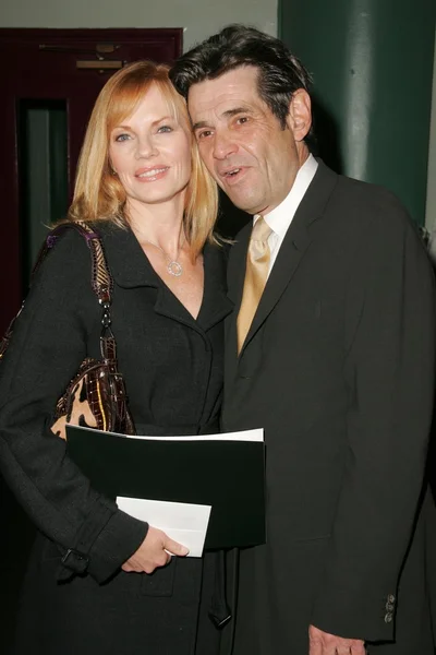 Marg helgenberger i alan rosenberg — Zdjęcie stockowe