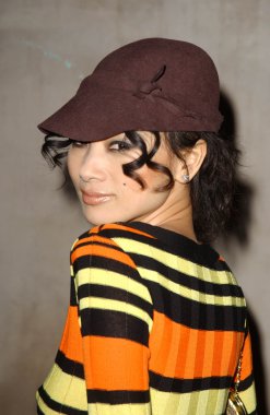 Bai ling ortalama dergisi lansmanı partide sponsorluğunda antik denim, gevşek, hollywood, ca 03 / 21 / 06