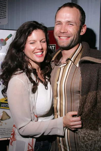 Blythe Metz and her husband at the DVD release party for Shrink Rap. The M Bar, Hollywoood, CA. 03-08-06 — Stock Photo, Image