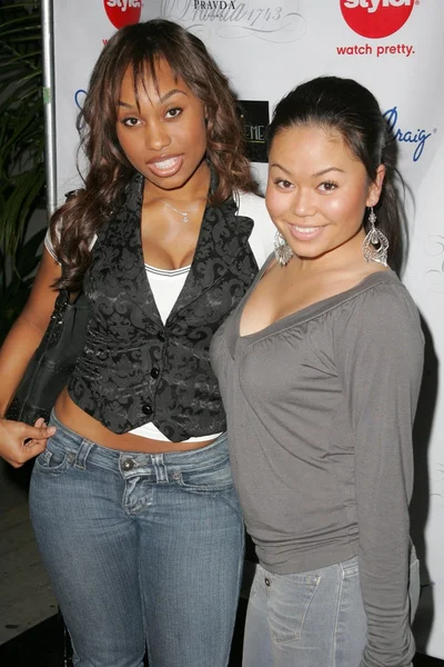 Angell Conwell e sua sorella alla festa di compleanno di Niecy Nashs. White Lotus, Hollywood, CA. 03-01-06 — Foto Stock