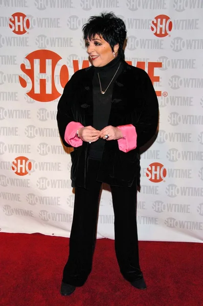 Liza minnelli bei der premiere von showtimes liza an der westküste mit einem z. mgm vorführraum, century city, ca. 21.03. — Stockfoto