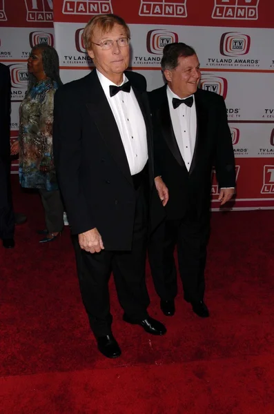 Adam West and Burt Ward at the 2006 TV Land Awards. Barker Hangar, Santa Monica Ca. 03-19-06 — Stock Photo, Image