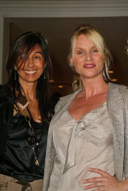 Consuelo castiglioni ve nicolette sheridan