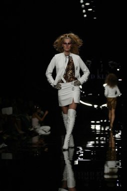 Lloyd klein moda defilesi