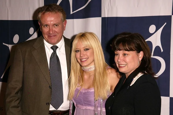 Hilary Duff e i genitori — Foto Stock