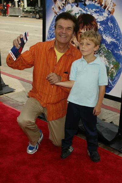Fred Willard y su nieto Fred — Foto de Stock