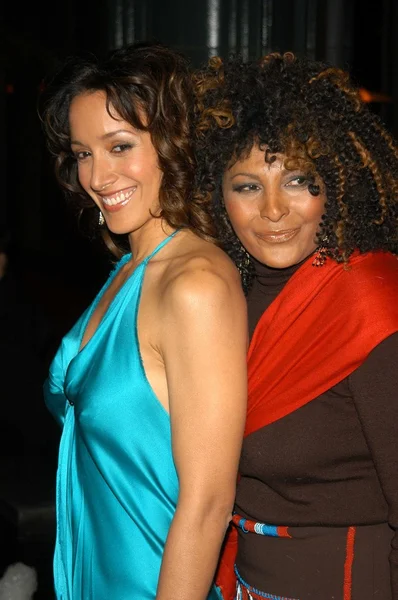 Jennifer Beals and Pam Grier — Stock Photo, Image