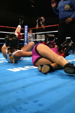 Jenny leone daniela vs. gil