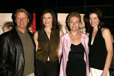 David rasche, güçlü, misti brenda barnes ve missi pyle
