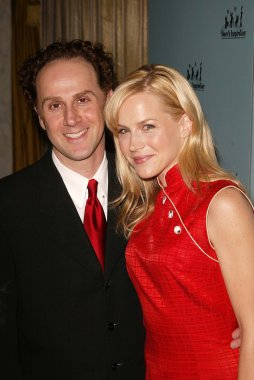 Jon kassir ve julie benz
