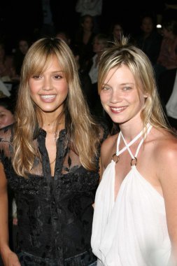 Jessica alba ve amy smart