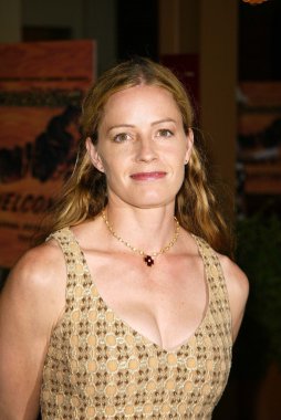 Elisabeth Shue