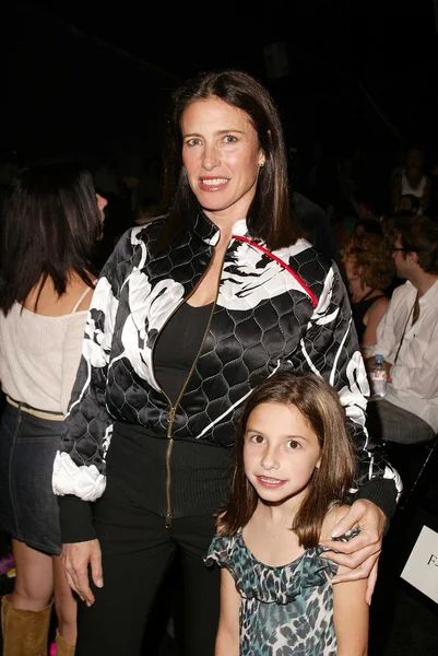 Mimi rogers en dochter lucy — Stockfoto