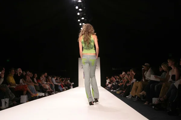 Models on the Runway — Stock Photo, Image