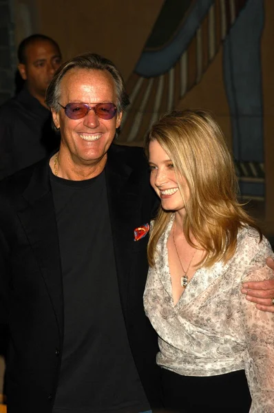 Peter Fonda e la figlia Bridget Fonda — Foto Stock