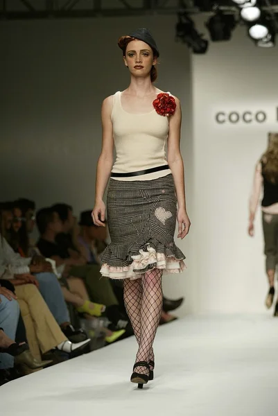 Coco kilometrů módní přehlídky — Stock fotografie