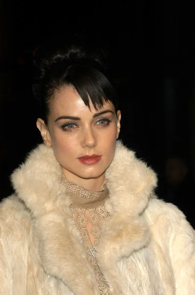 Mia Kirshner — Zdjęcie stockowe