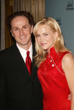 Jon kassir ve julie benz