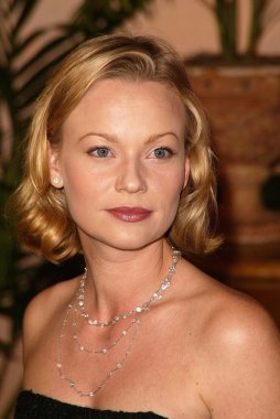 Samantha Mathis