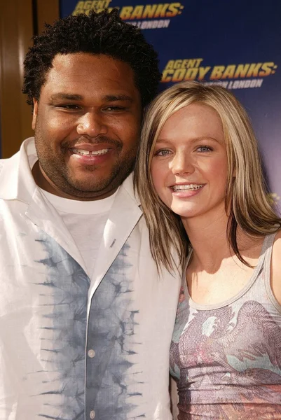 Anthony anderson och hannah spearritt — Stockfoto