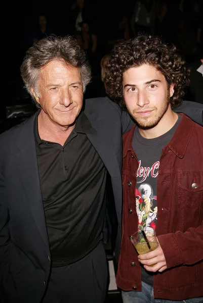 Dustin Hoffman y su hijo Jacob — Foto de Stock